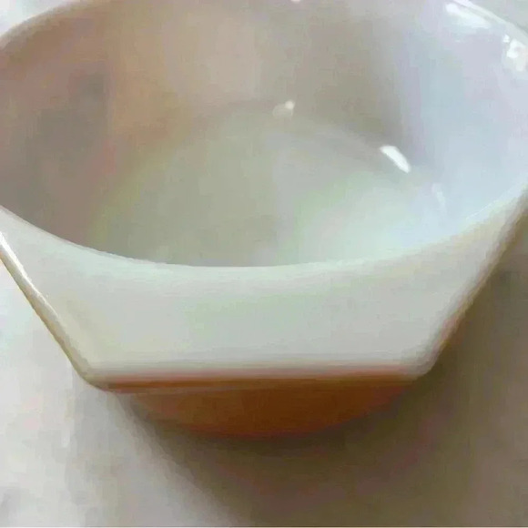 Vintage Pyrex  Old Orchard 1.5 quart casserole dish - Picture 7 of 8